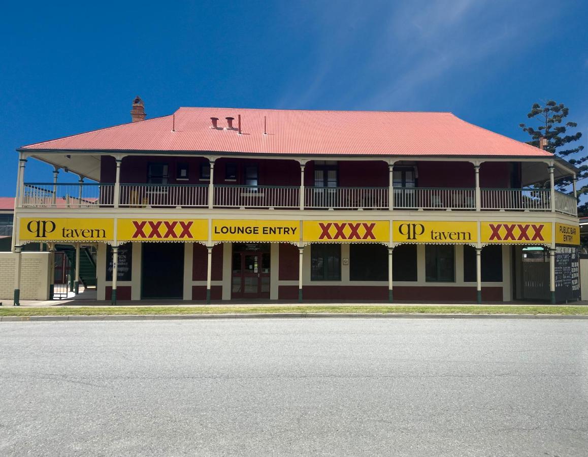 Queensport Tavern And Motel Brisbane Extérieur photo